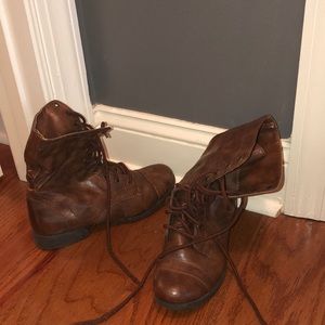 combat boots
